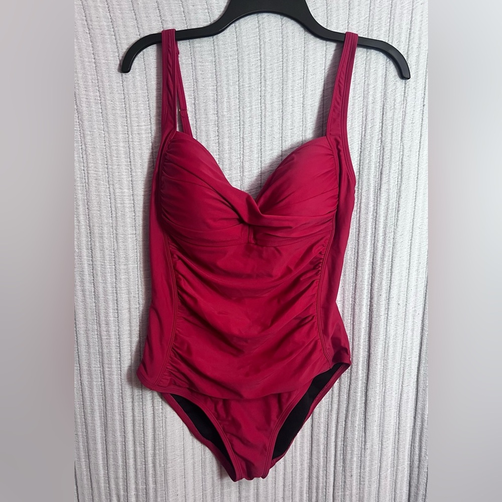 Elegant Women's One-Piece Swimsuit in Red